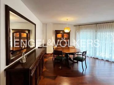 Appartamento con balcone in vendita a Carrer Sant Llàtzer