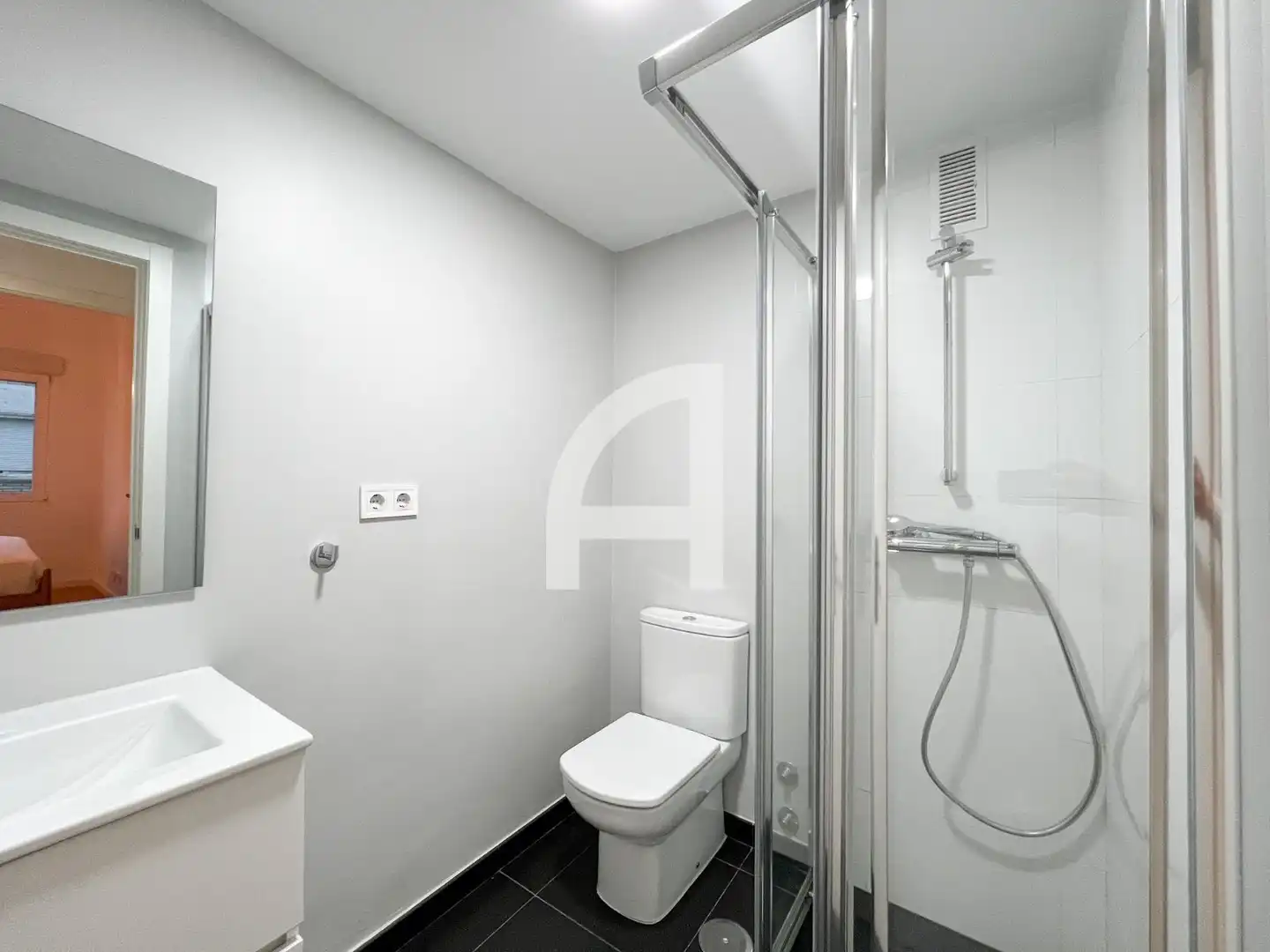 Baño de Piso de alquiler en Madrid con Aire acondicionado, Calefacción y Amueblado