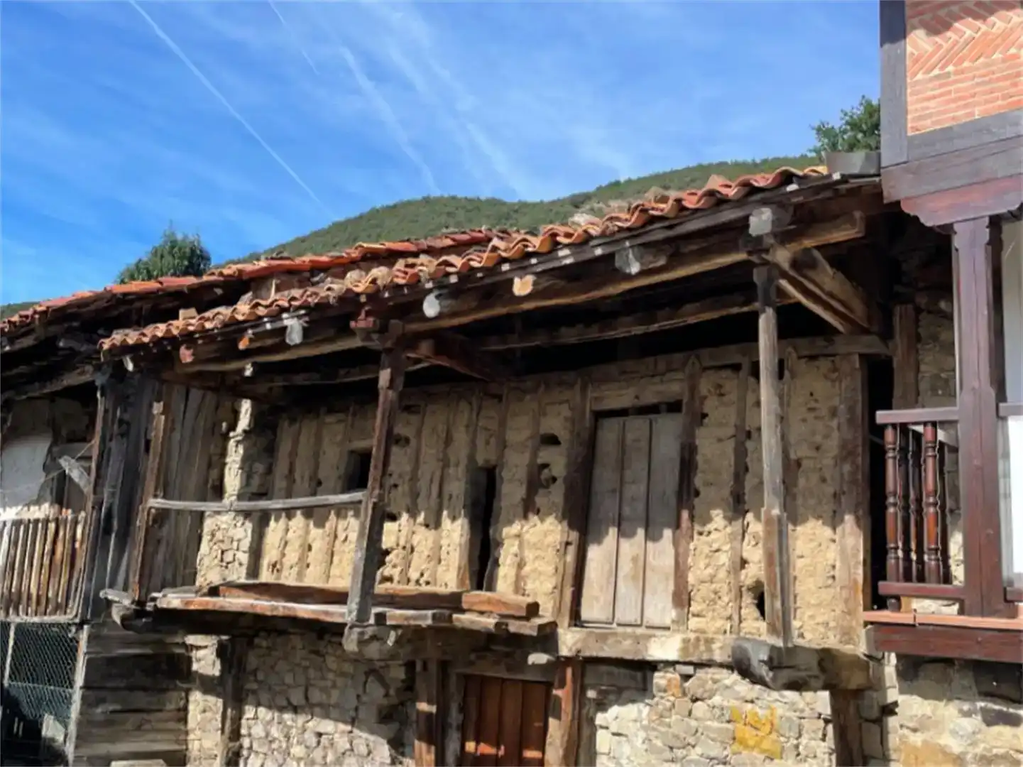 Vista exterior de Casa adosada en venda en Vega de Liébana