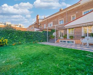 Jardí de Casa adosada en venda en Getafe amb Aire condicionat, Calefacció i Jardí privat