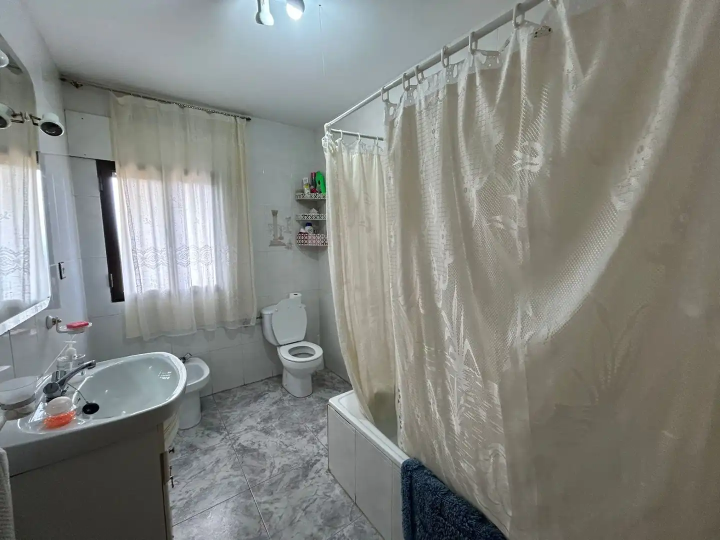 Baño de Casa o chalet en venta en Perales del Puerto con Jardín privado, Trastero y Amueblado