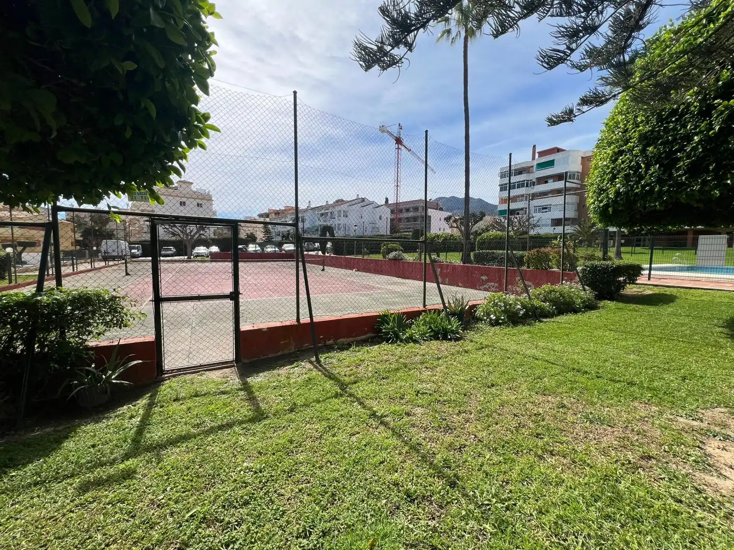 Parkplatz von Wohnung zum Verkauf in Torremolinos mit Klimaanlage, Privatgarten und Terrasse