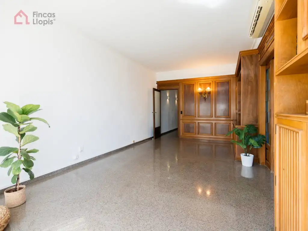 Piso en venta en Barcelona con Balcón