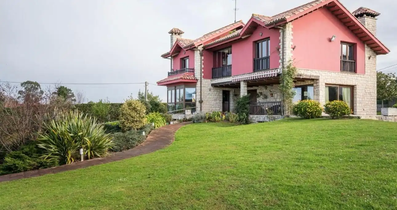 Vista exterior de Casa o chalet en venta en Gijón  con Calefacción, Terraza y Trastero
