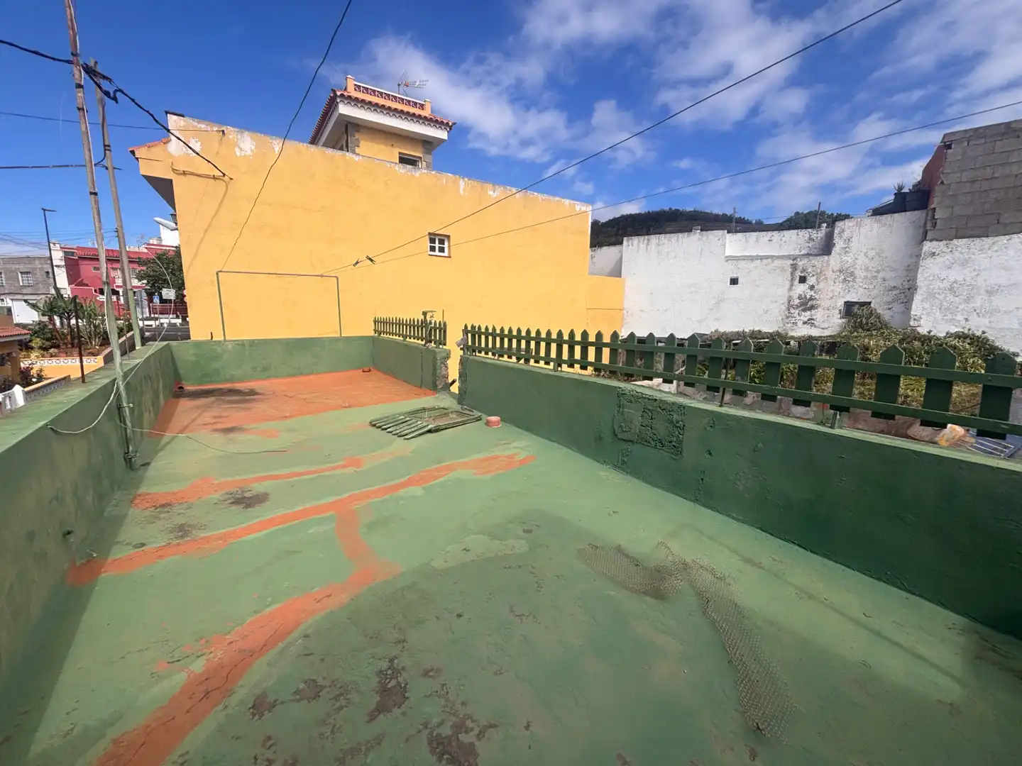 Vista exterior de Casa adosada en venda en Tacoronte amb Jardí privat, Terrassa i Traster