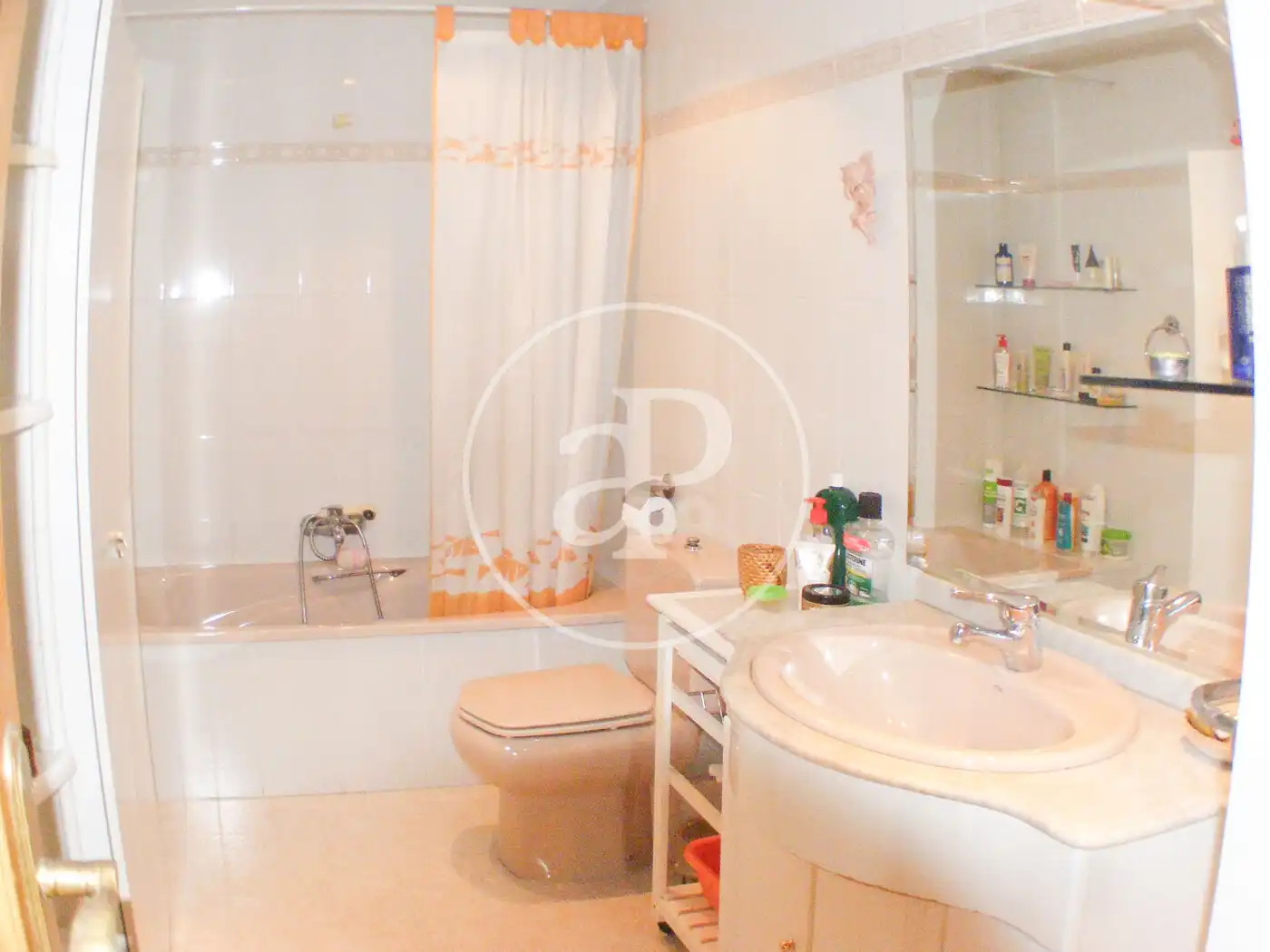 Baño de Piso en venta en Valencia con Aire acondicionado, Calefacción y Terraza