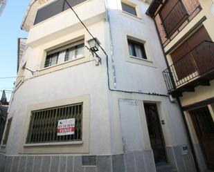 Vista exterior de Casa o xalet en venda en San Esteban del Valle amb Traster i Moblat