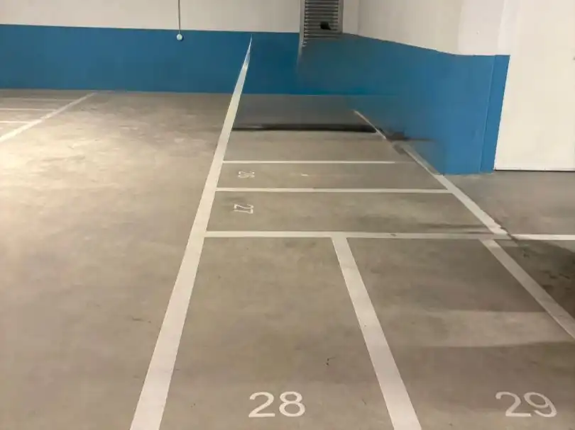 Motorradstellplatz zur Miete in Carretera de l'Hospitalet 230, imagen 3