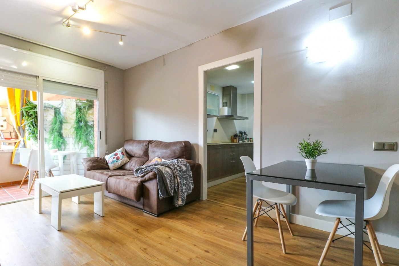 Living room of Flat for sale in Viladecans  with Air Conditioner, Heating and Parquet flooring