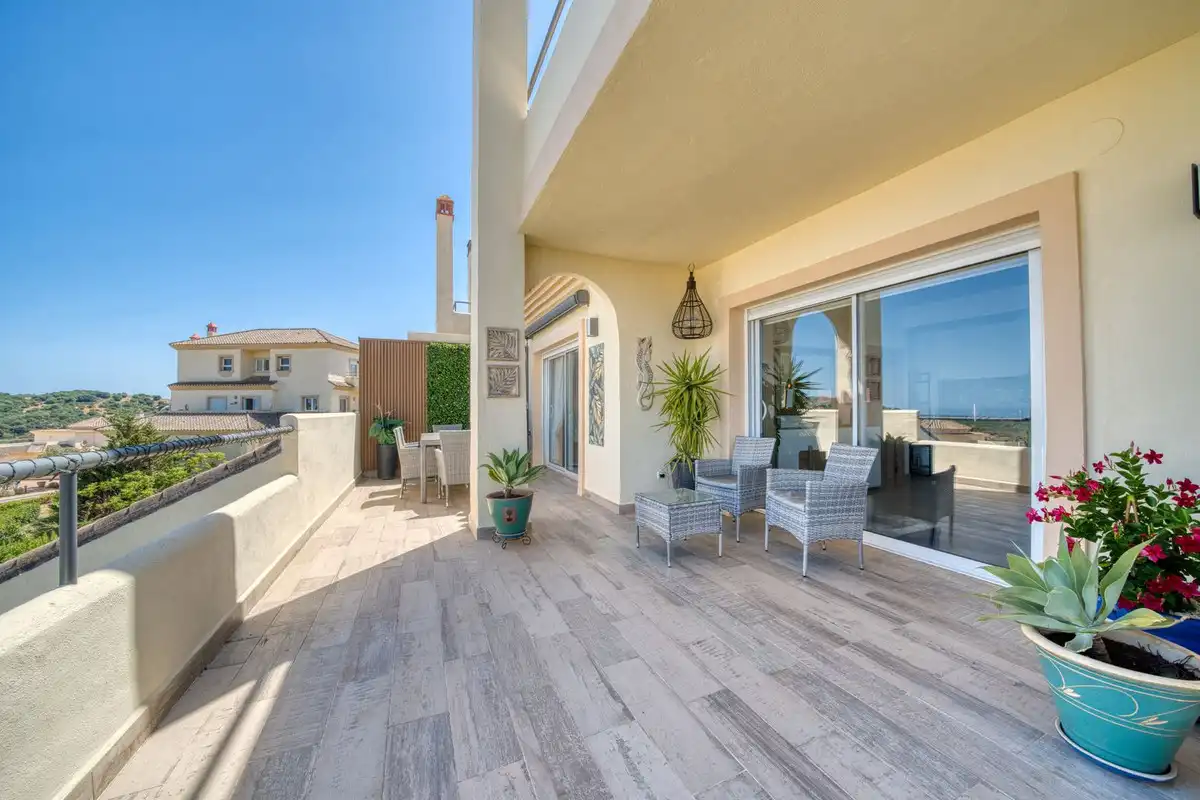 Terrassa de Dúplex en venda en Sotogrande amb Aire condicionat, Terrassa i Traster