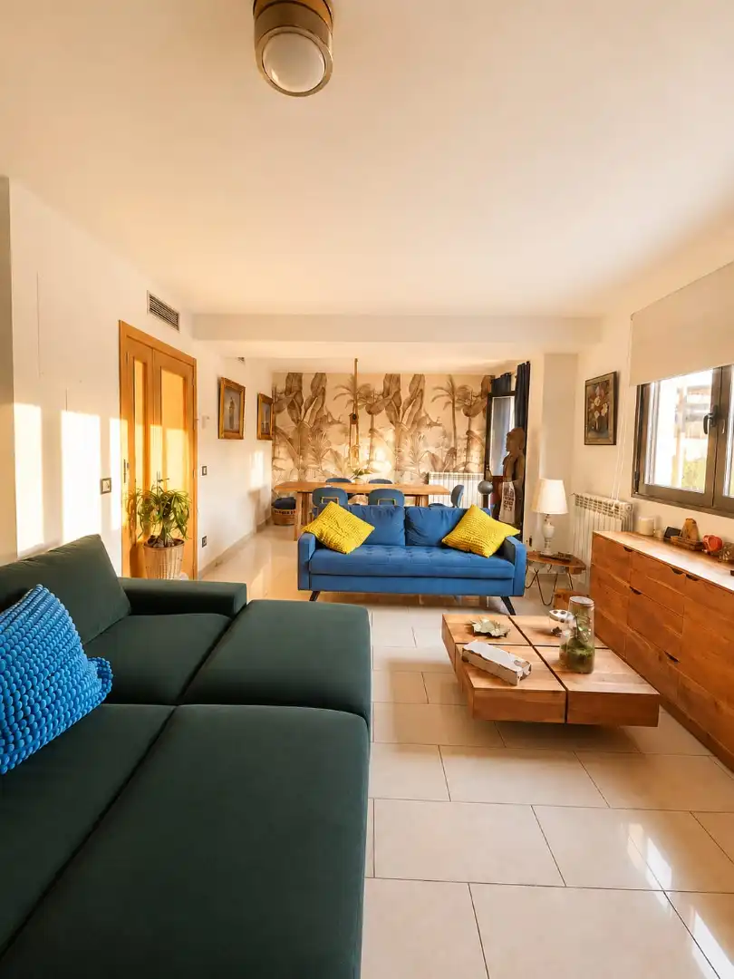 Sala d'estar de Casa o xalet en venda en Navalcarnero amb Calefacció, Jardí privat i Piscina comunitària