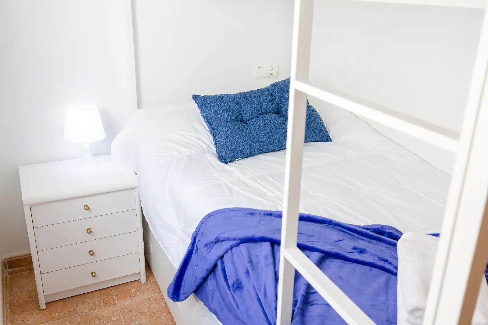 Habitación de Apartamento de alquiler en Guardamar del Segura con Aire acondicionado, Calefacción y Amueblado