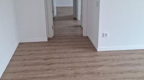 Photo 5 of Flat for rent in Singuerlín, Santa Coloma de Gramenet