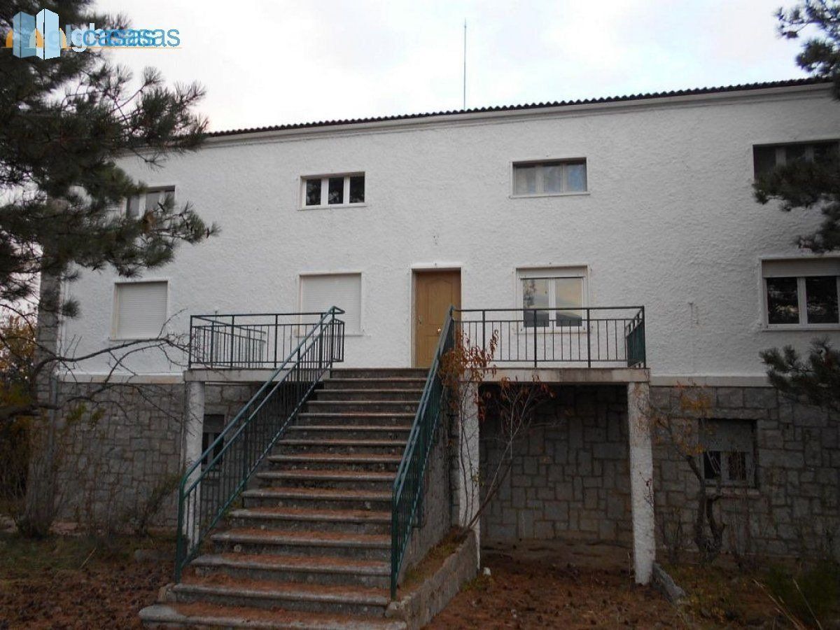 Vista exterior de Casa o xalet en venda en Becedas
