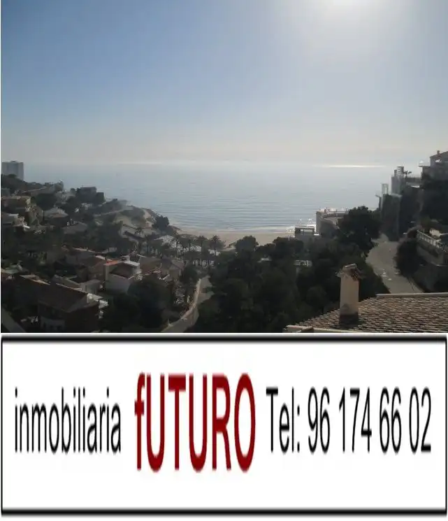 Chalet con piscina en venta en El Faro