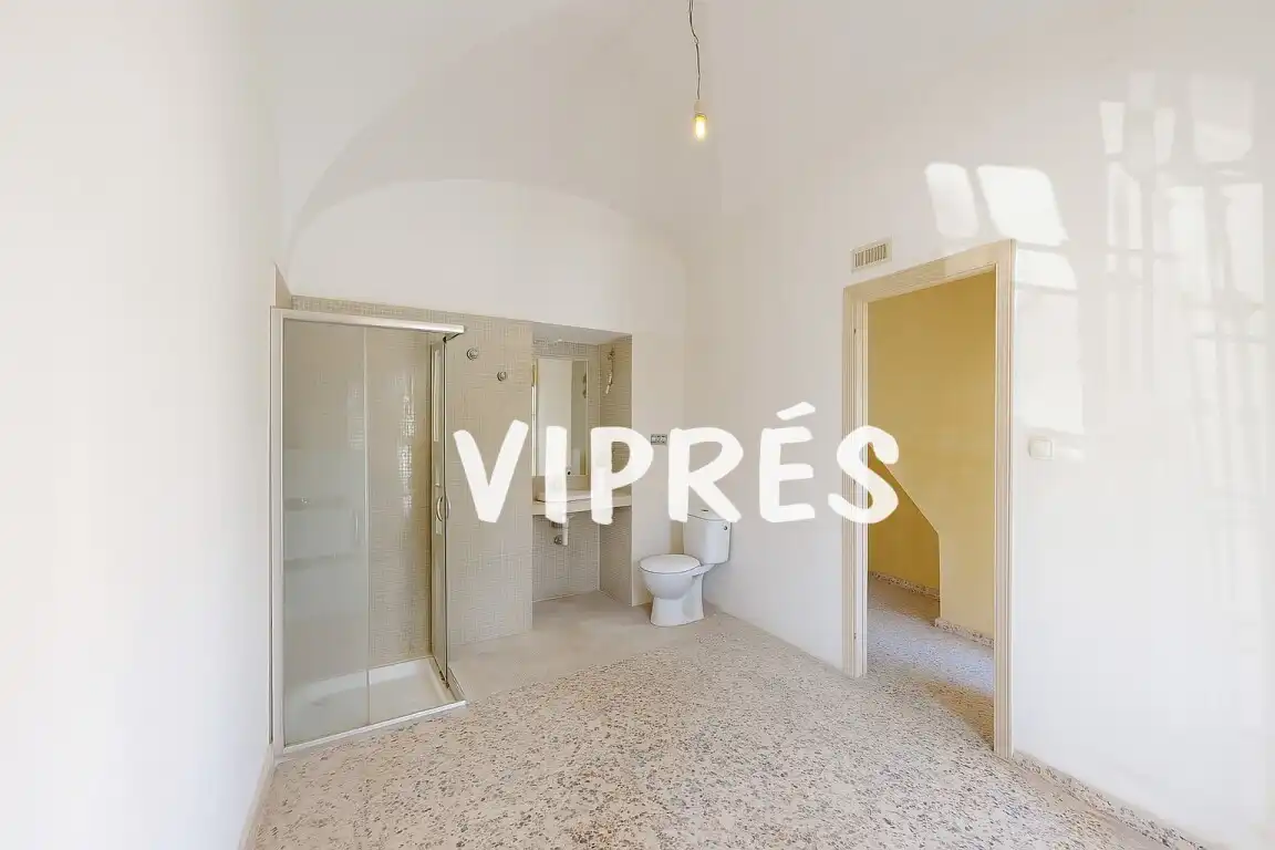 Houses for sale in Mérida  with Storage room