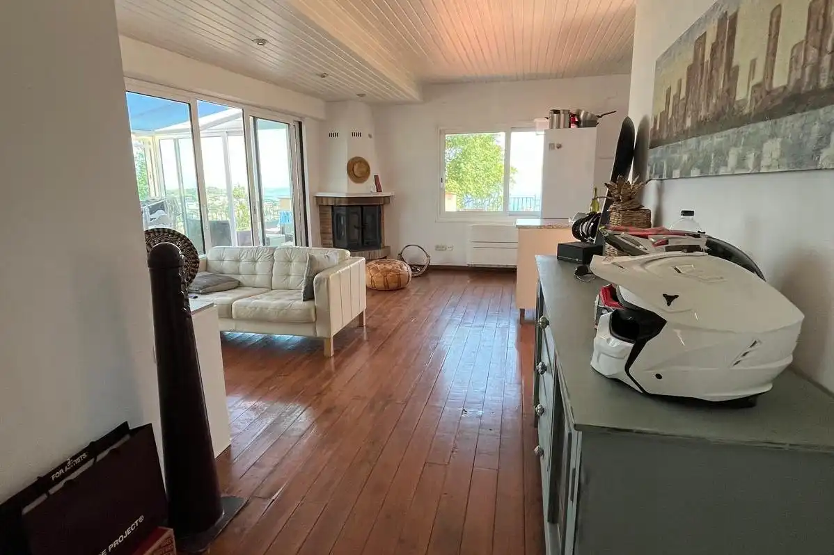 Wohnzimmer von Einfamilien-Reihenhaus zum Verkauf in Begur mit Terrasse und Balkon