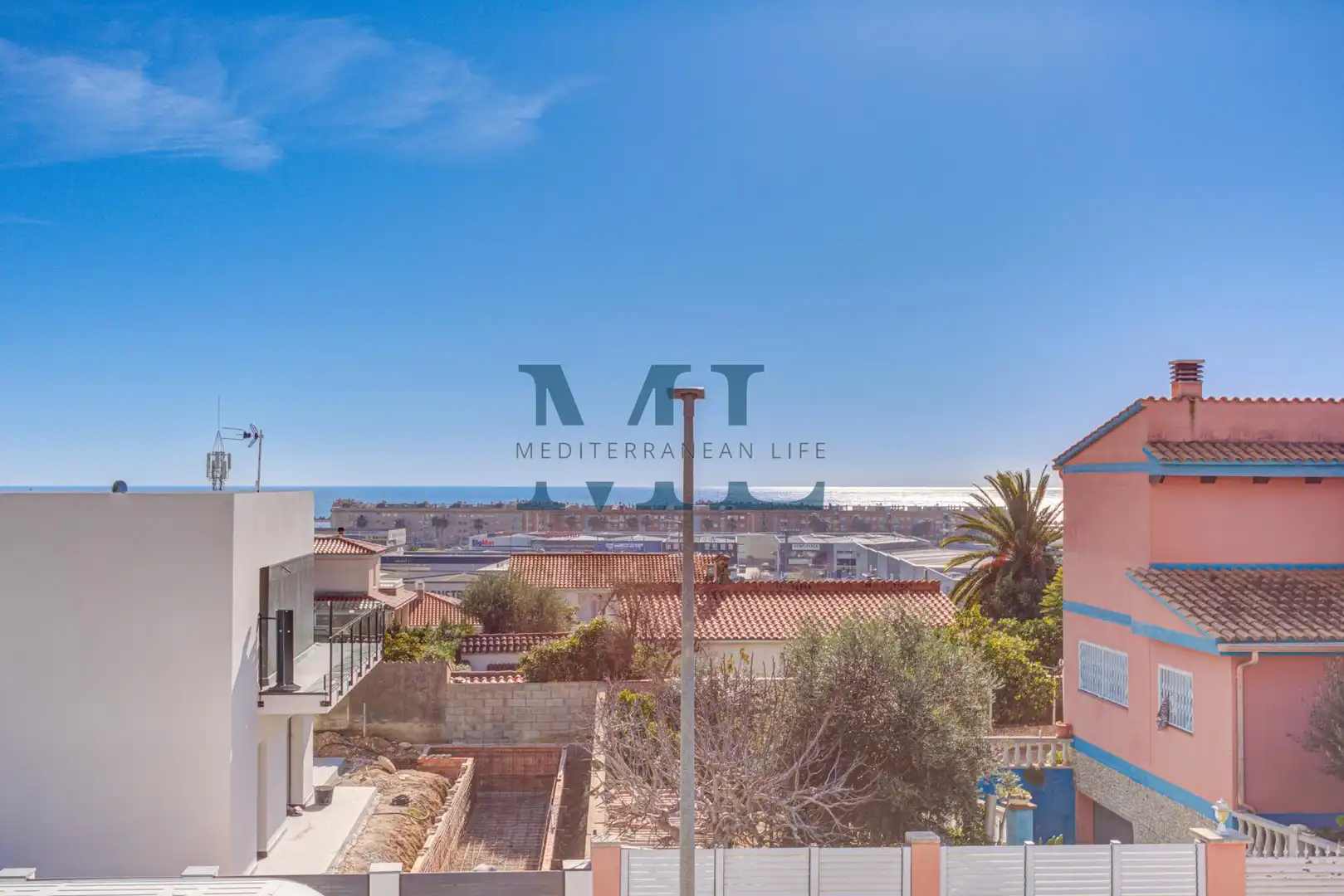 Vista exterior de Casa o xalet en venda en Cubelles amb Calefacció i Piscina