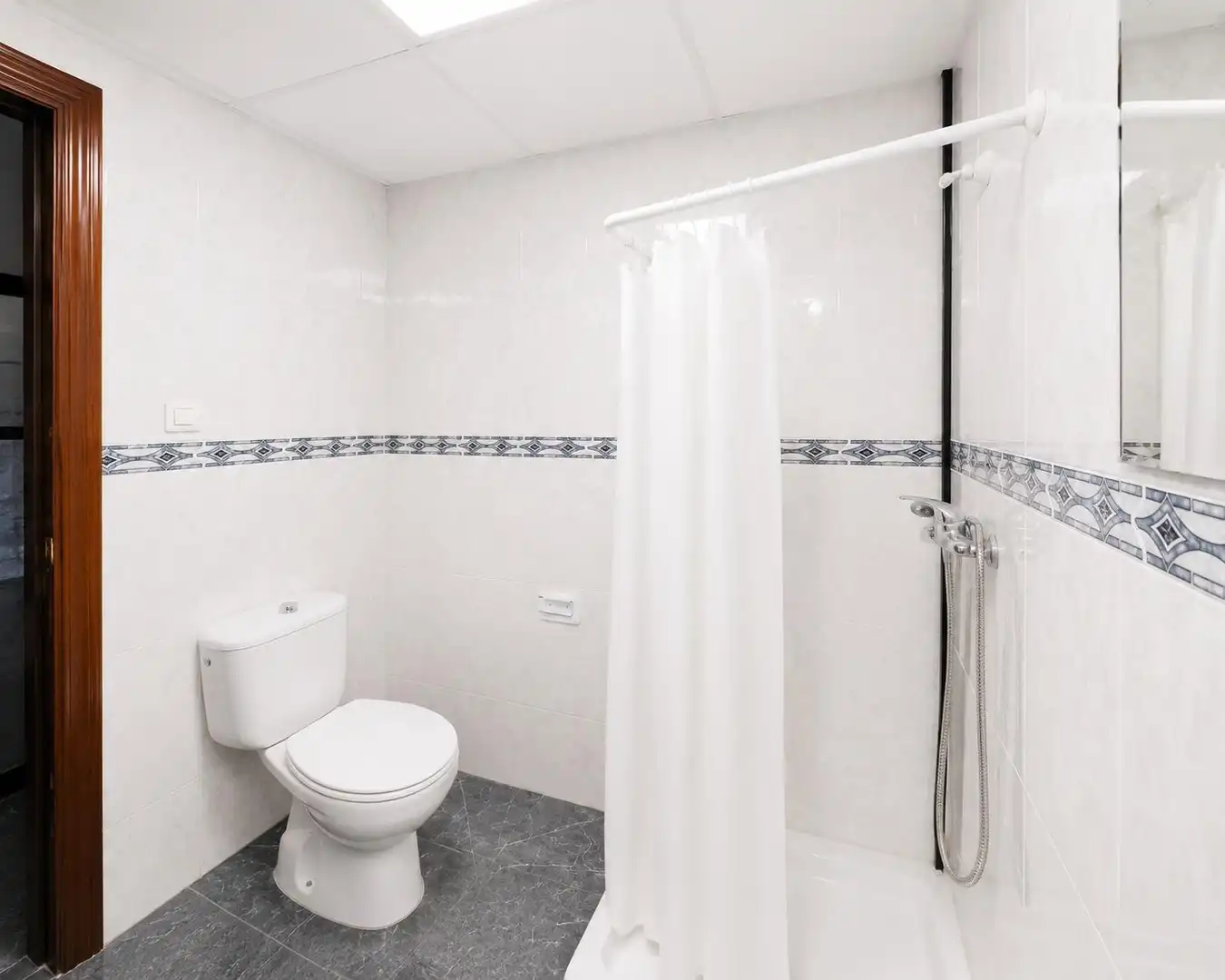 Badezimmer von Geschaftsraum zum Verkauf in Huércal de Almería mit Klimaanlage