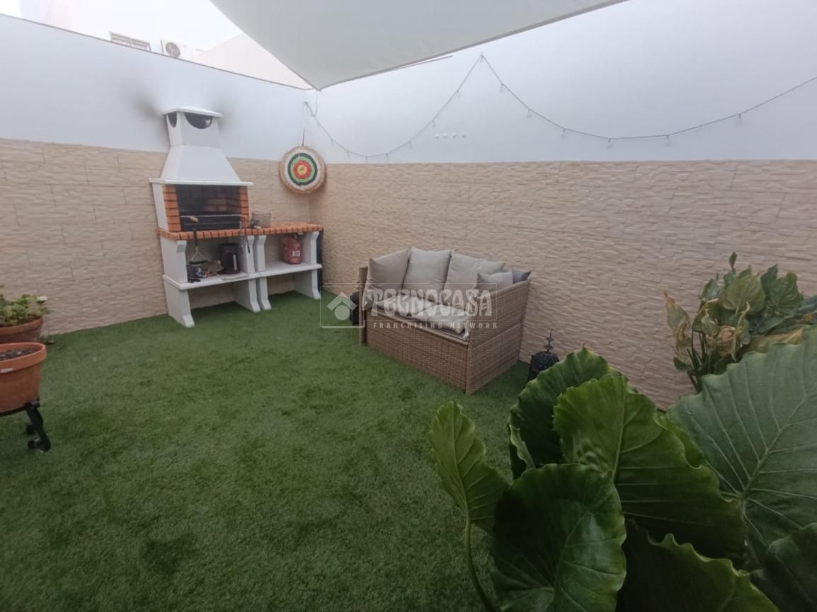 Terrassa de Casa adosada en venda en Mairena del Alcor amb Aire condicionat i Jardí privat