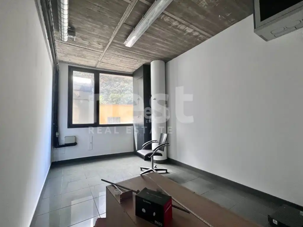 Local commercial à louer à Sant Julià, imagen 6