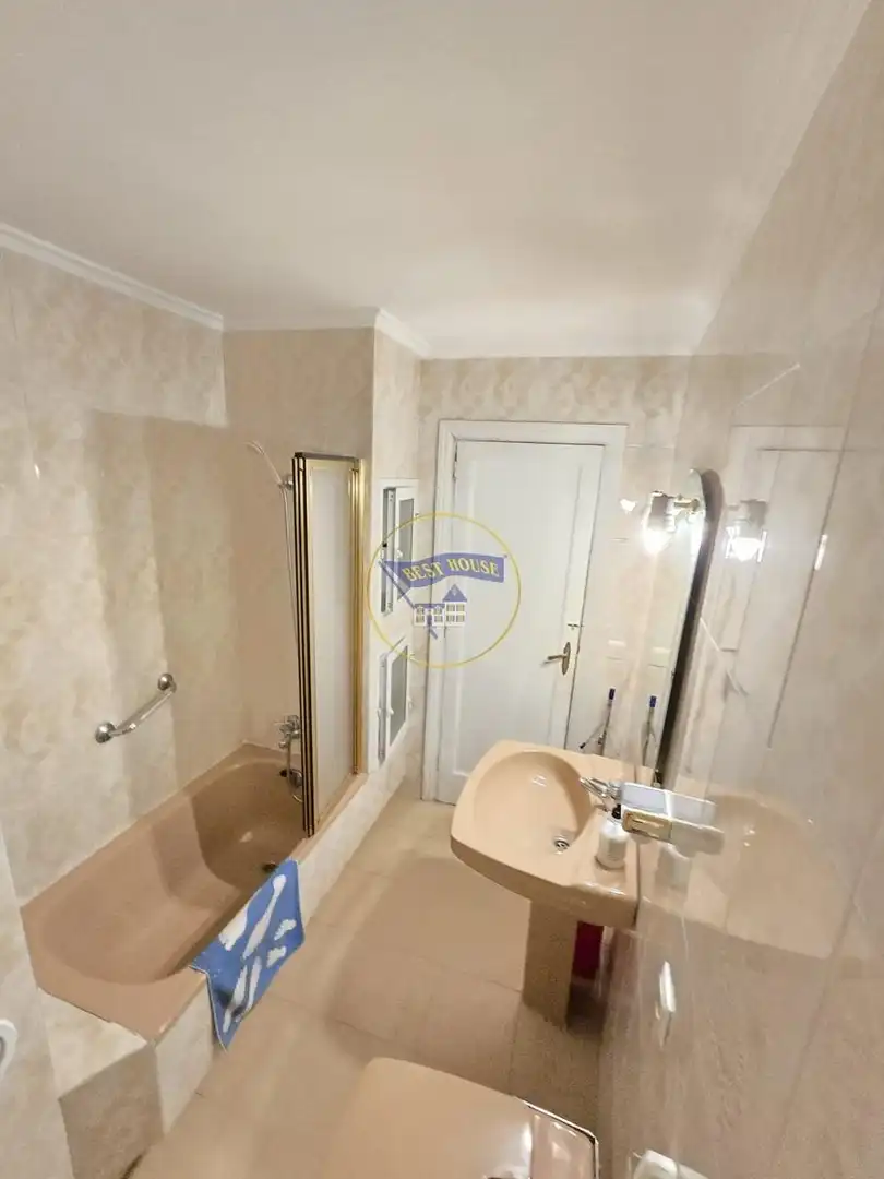 Flat for rent in Calle XOSE BAR BOO, Plaza Industria