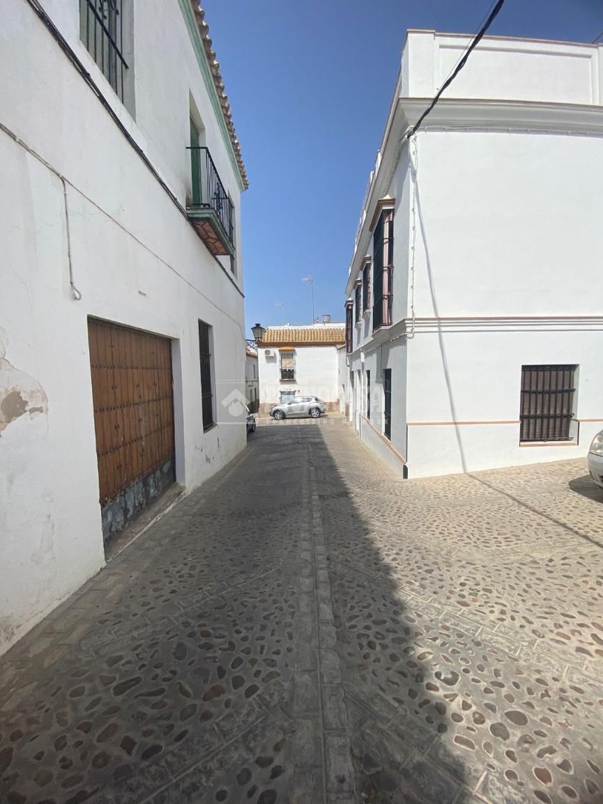 Außenansicht von Wohnung zum verkauf in Carmona mit Klimaanlage, Terrasse und Abstellraum