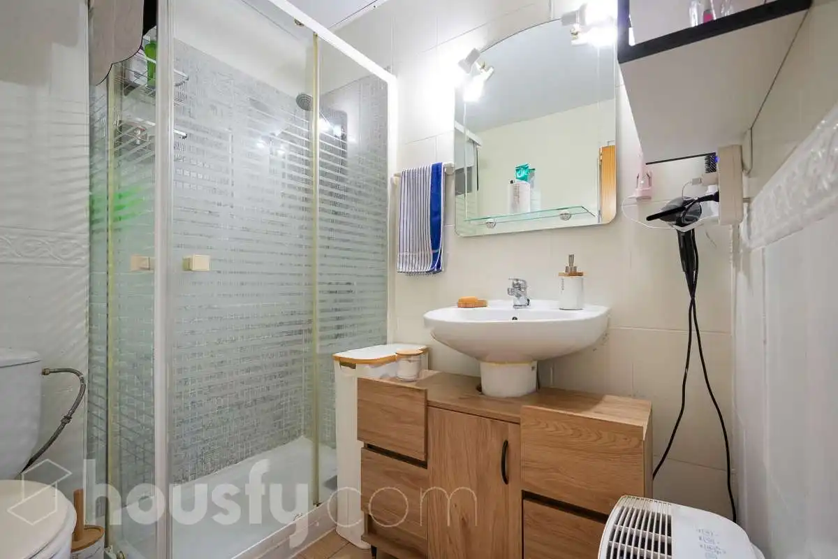 Bathroom of Flat for sale in Madrid  with Heating and Furnished