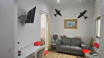 Sala d'estar de Apartament en venda en  Madrid Capital amb Aire condicionat i Moblat