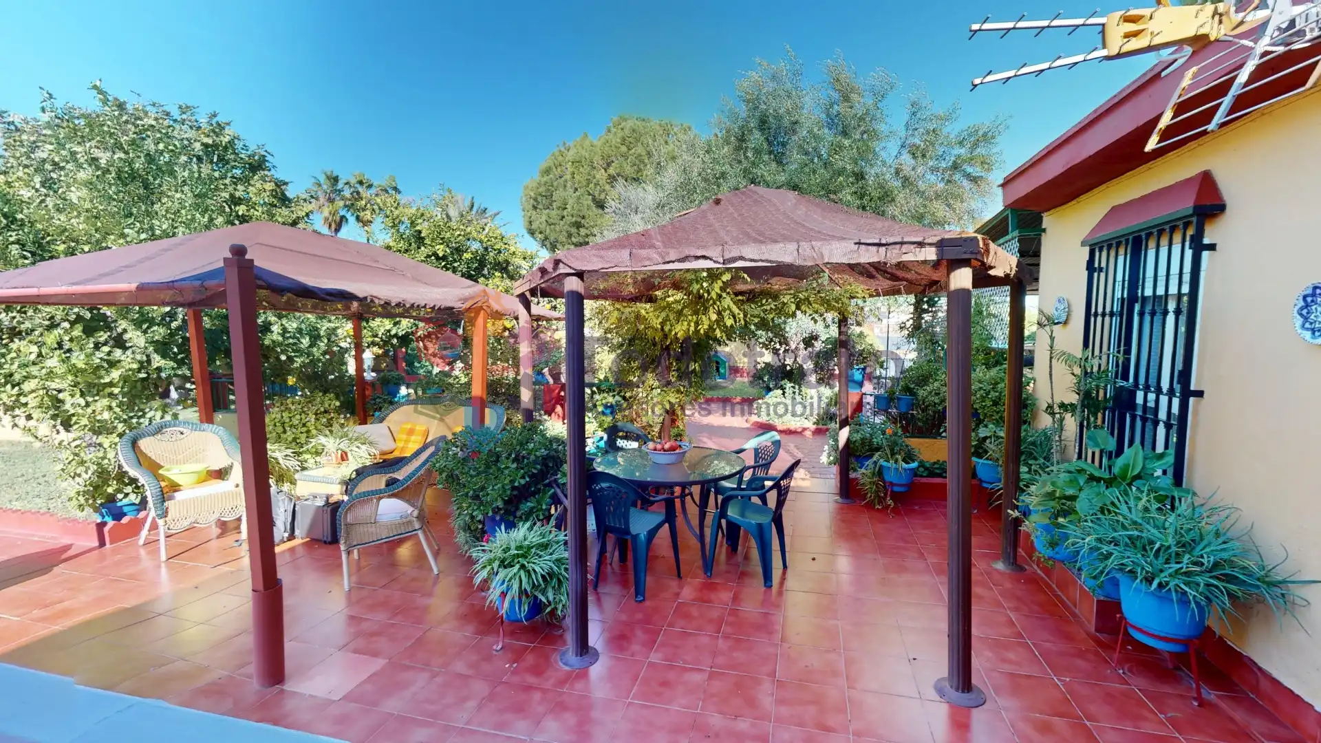 Jardí de Casa o xalet en venda en Alcalá de Guadaira amb Aire condicionat, Jardí privat i Piscina