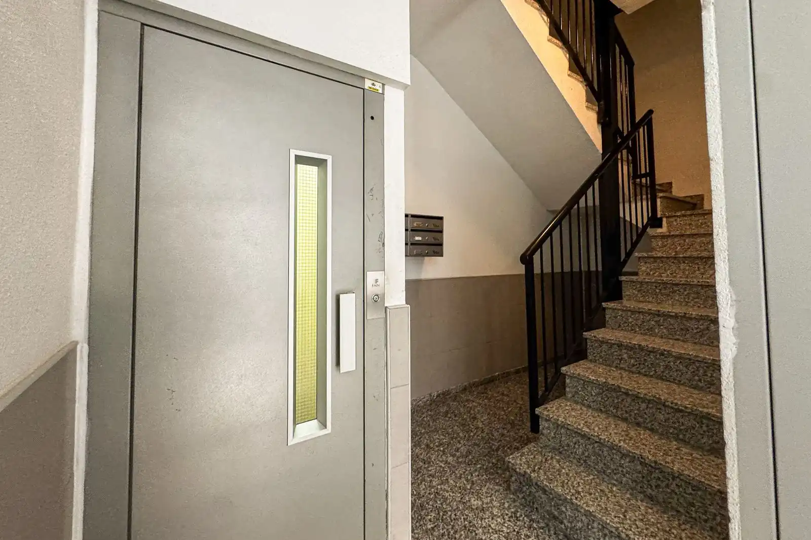 Piso en venta en Almería con Terraza y Trastero