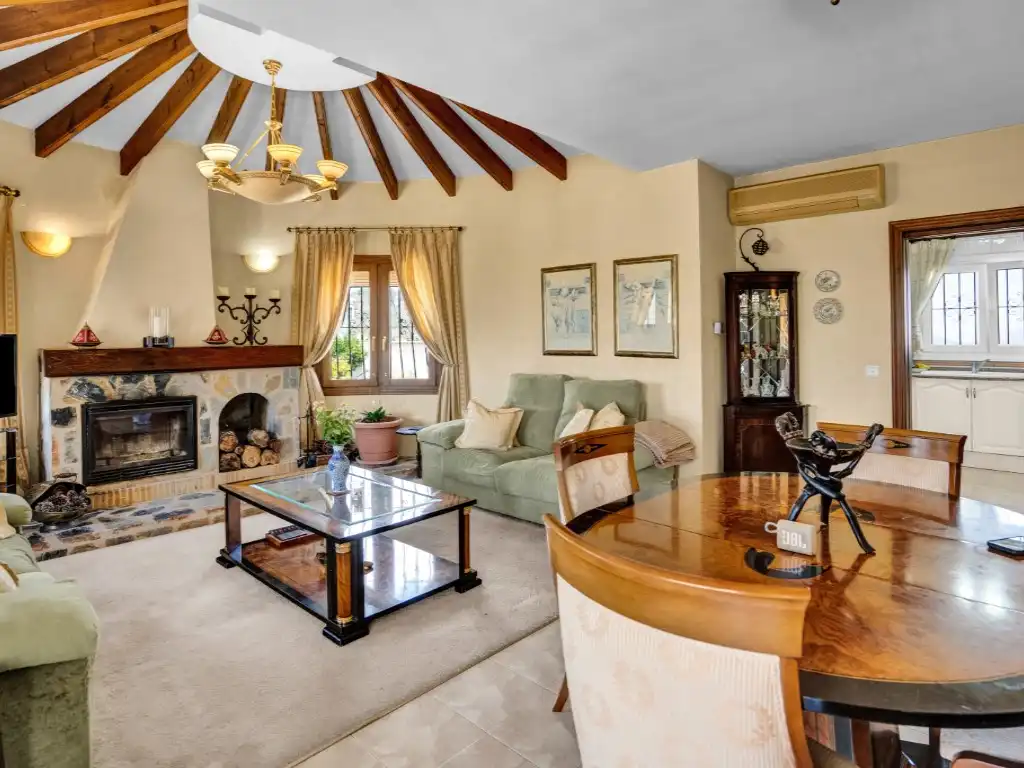 Sala d'estar de Casa o xalet en venda en Murla amb Aire condicionat, Calefacció i Jardí privat