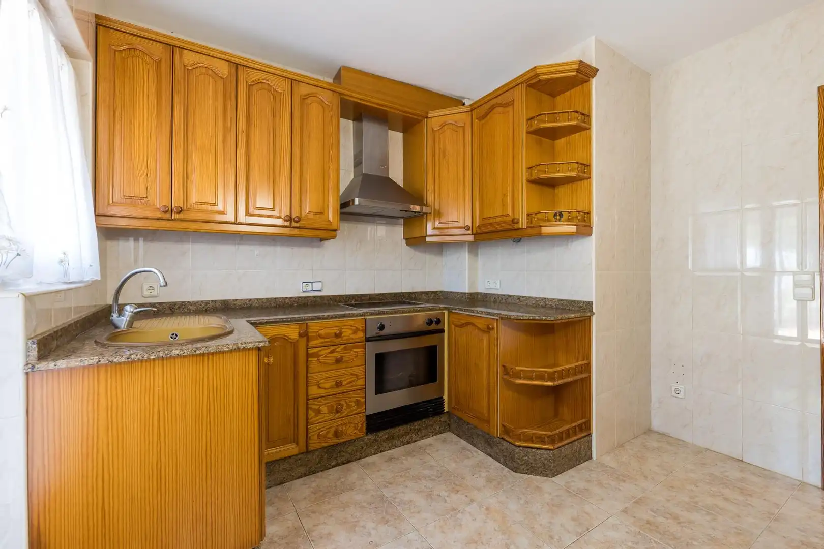 Cocina de Planta baja en venta en  Palma de Mallorca con Jardín privado, Terraza y Piscina comunitaria