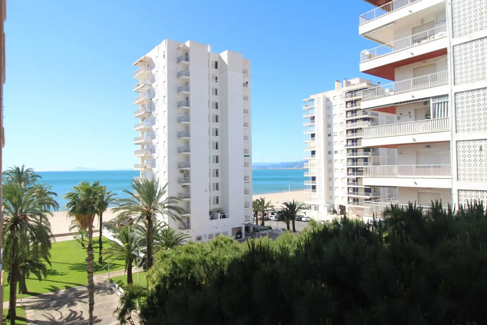 Habitación de Apartamento en venta en Cullera con Terraza, Amueblado y Balcón