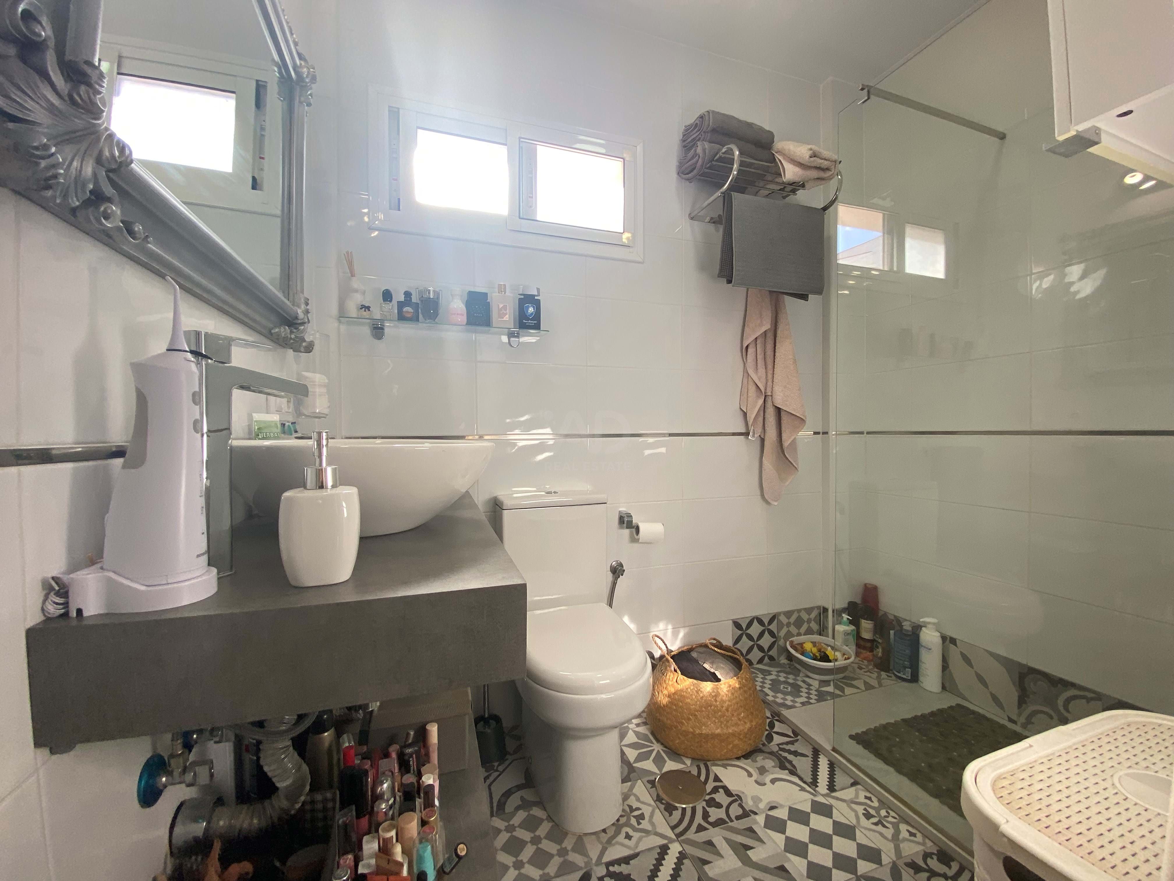 Bathroom of House or chalet for sale in Barbate  with Air Conditioner, Heating and Terrace