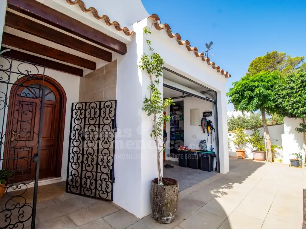 Country homes for sale in Cala Blanca