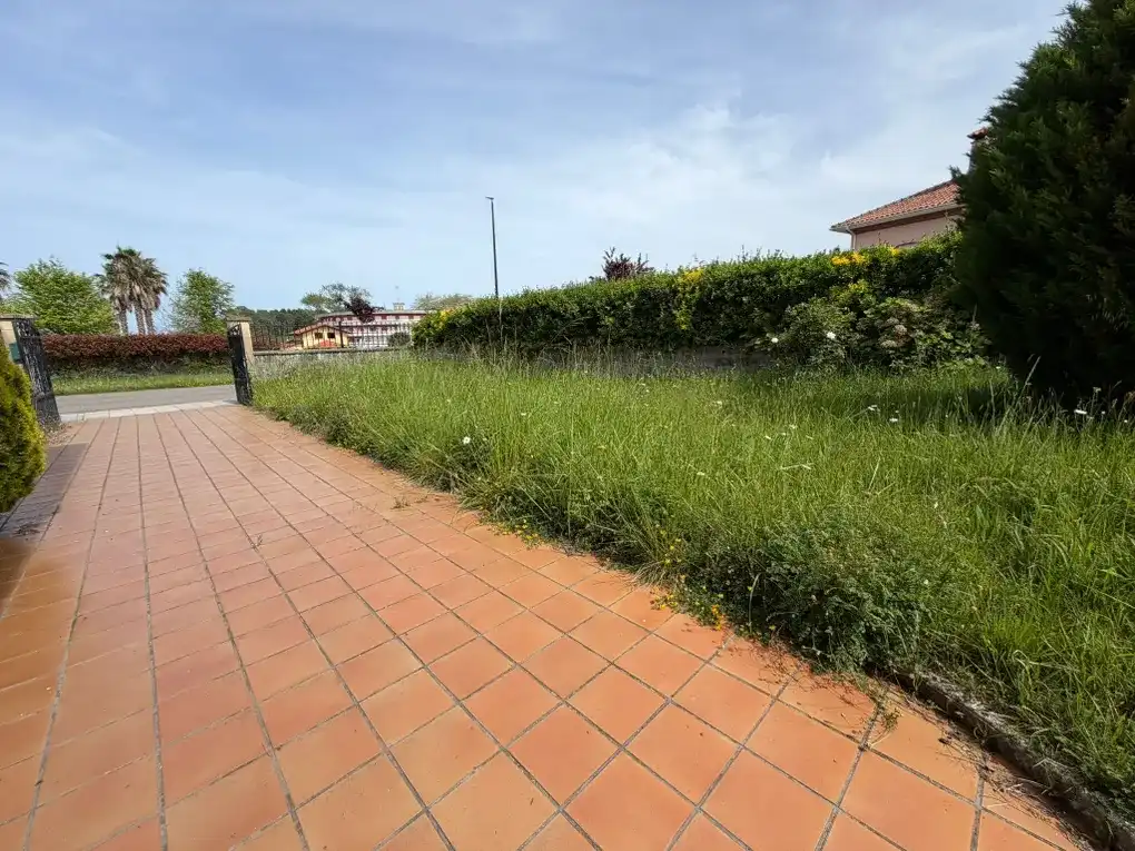 Casa o xalet en venda en Llanes amb Calefacció, Jardí privat i Terrassa