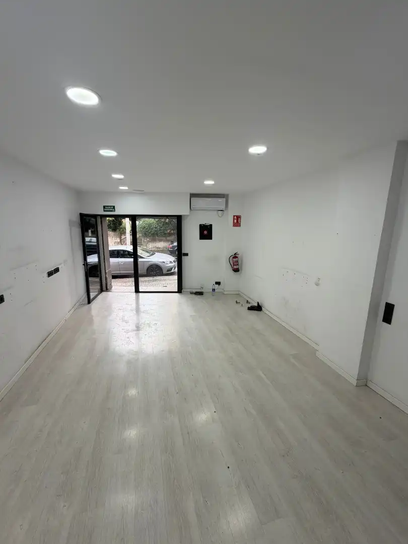 Local en venta en Can Tintorer - Can Tries