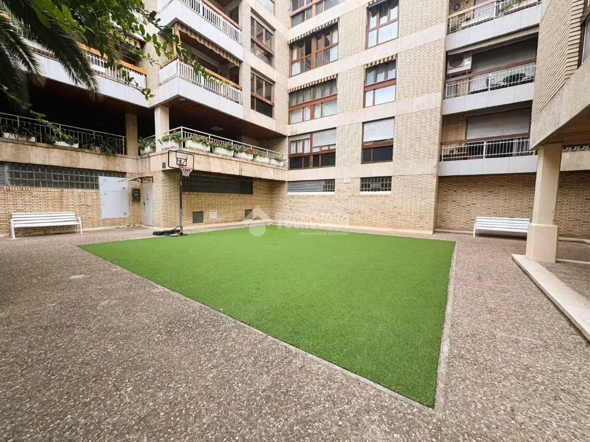 Flat to rent in PASEO RUISEÑORES, imagen 2