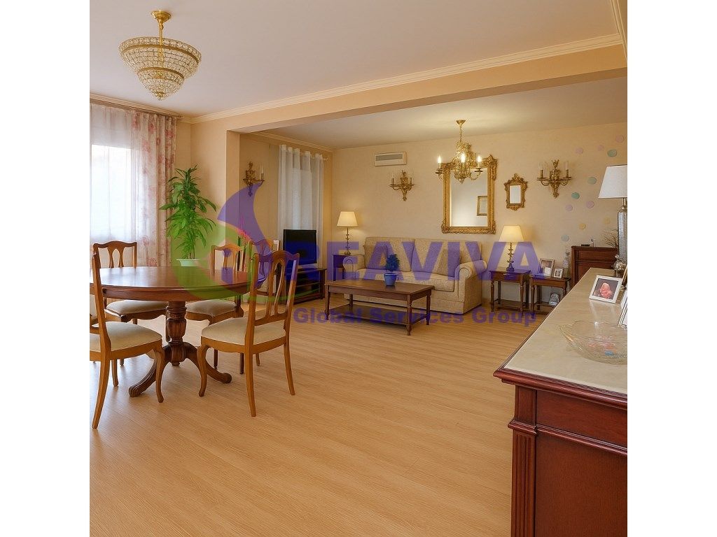 Sala d'estar de Dúplex en venda en La Seu d'Urgell amb Calefacció, Terrassa i Forn