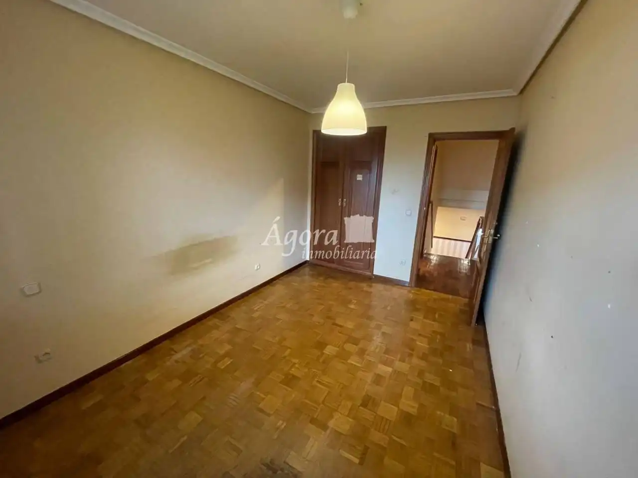 Habitación de Dúplex en venta en Valladolid con Calefacción, Parquet y Terraza