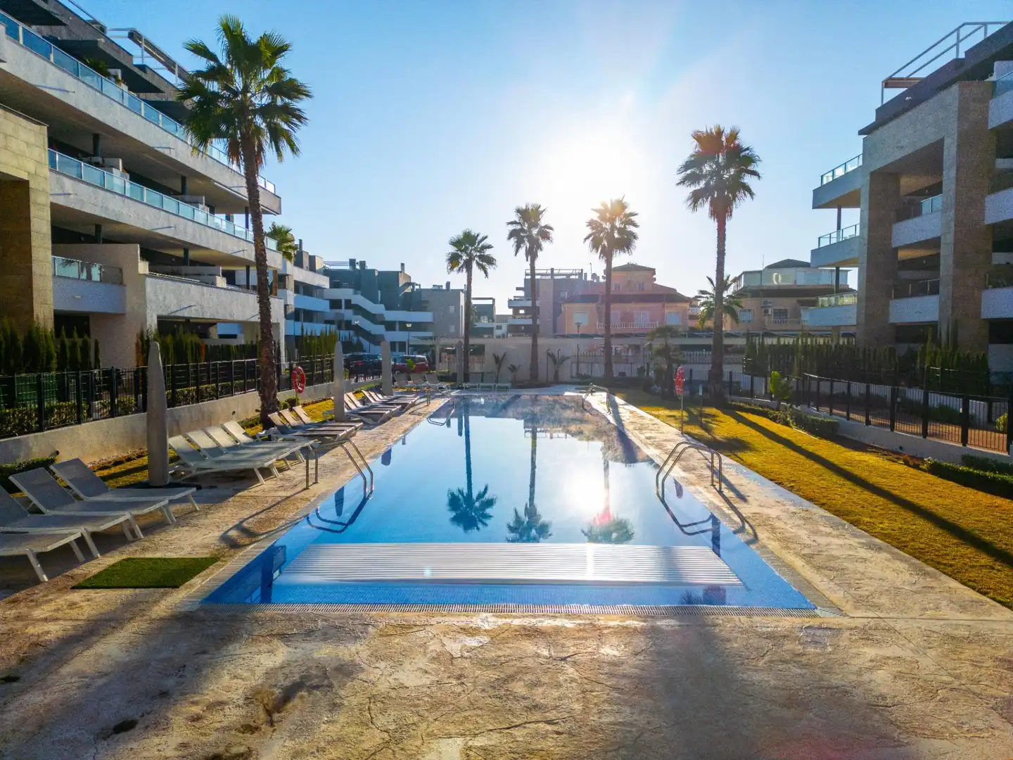 Piscina de Apartament en venda en Orihuela amb Aire condicionat, Calefacció i Jardí privat