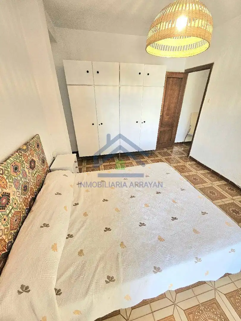 Habitación de Piso en venta en Granada con Terraza y Amueblado