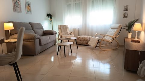 Planta baja, céntrica, 2 dorm, 2 baños, patio