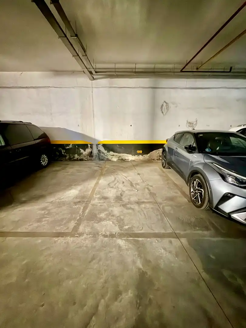 Parking de Piso en venta en Madrid con Calefacción, Terraza y Trastero