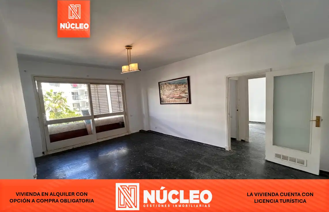Piso con terraza en alquiler en Carrer del Penedès