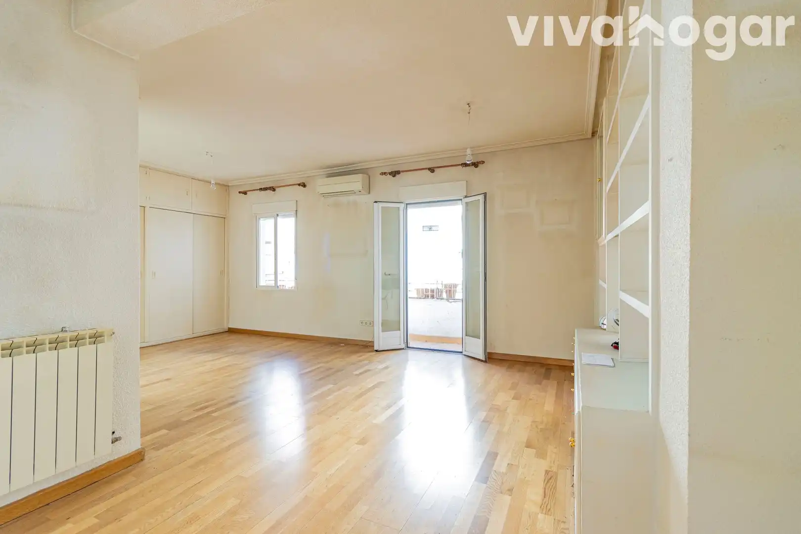 Living room of Flat for sale in Madrid  with Air Conditioner, Heating and Terrace