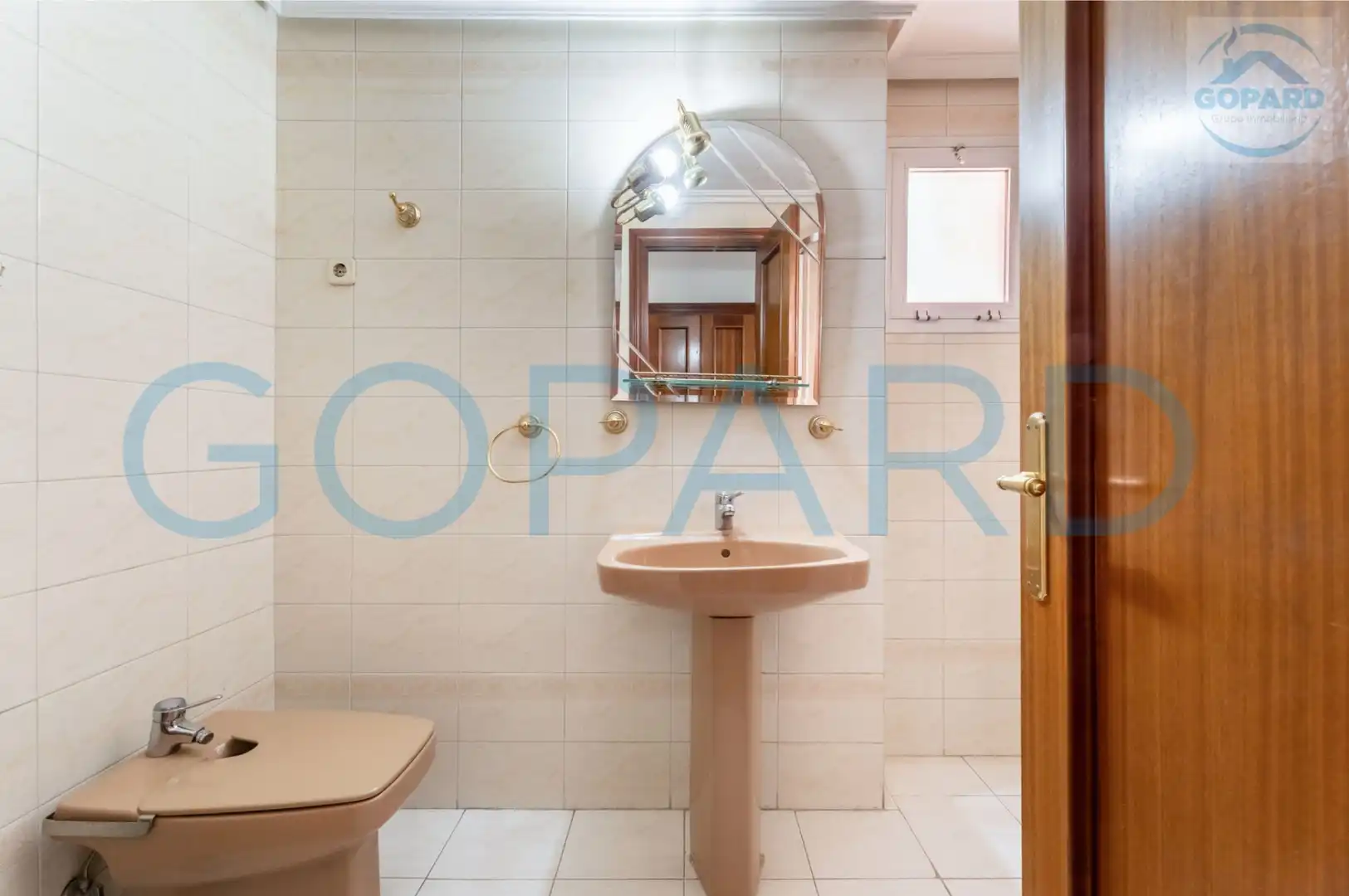 Badezimmer von Wohnung zum Verkauf in Madrid mit Klimaanlage, Heizung und Parkett