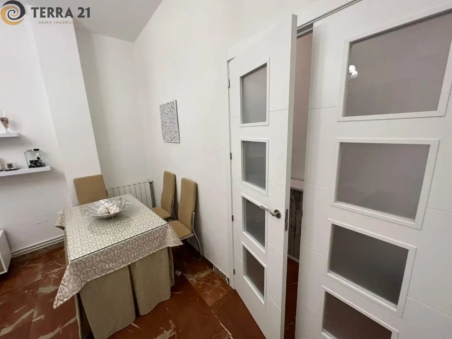 Menjador de Pis de lloguer en Jaén amb Aire condicionat, Moblat i Balcó