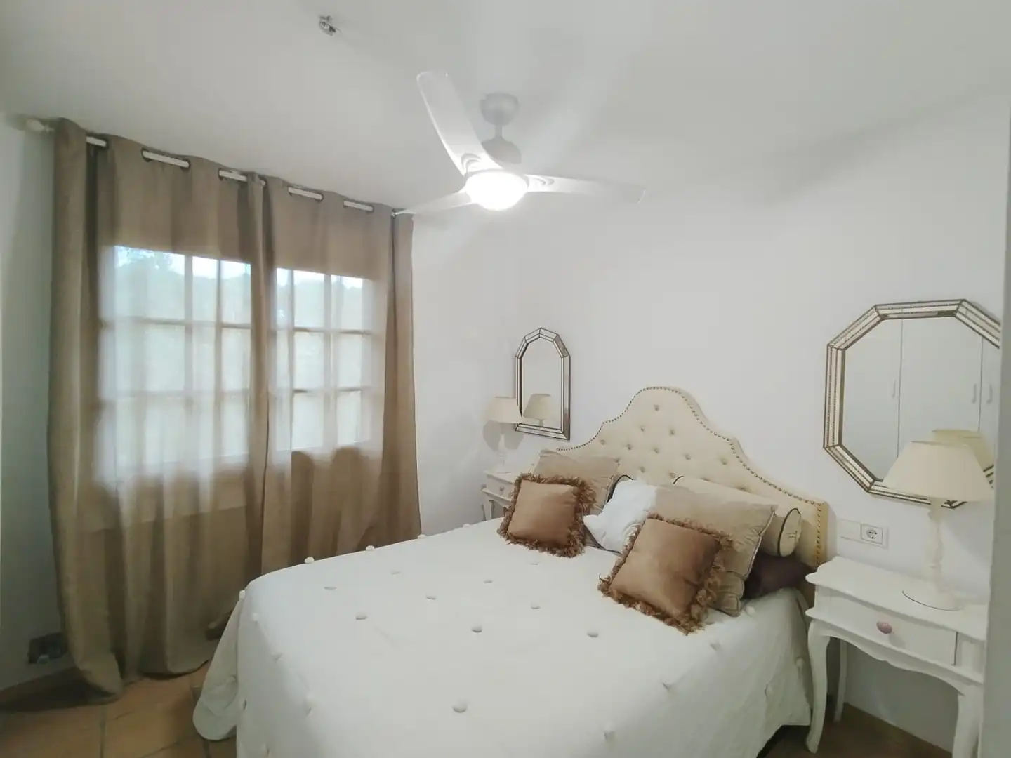 Schlafzimmer von Einfamilien-Reihenhaus zum Verkauf in Santa Cristina d'Aro mit Heizung und Terrasse